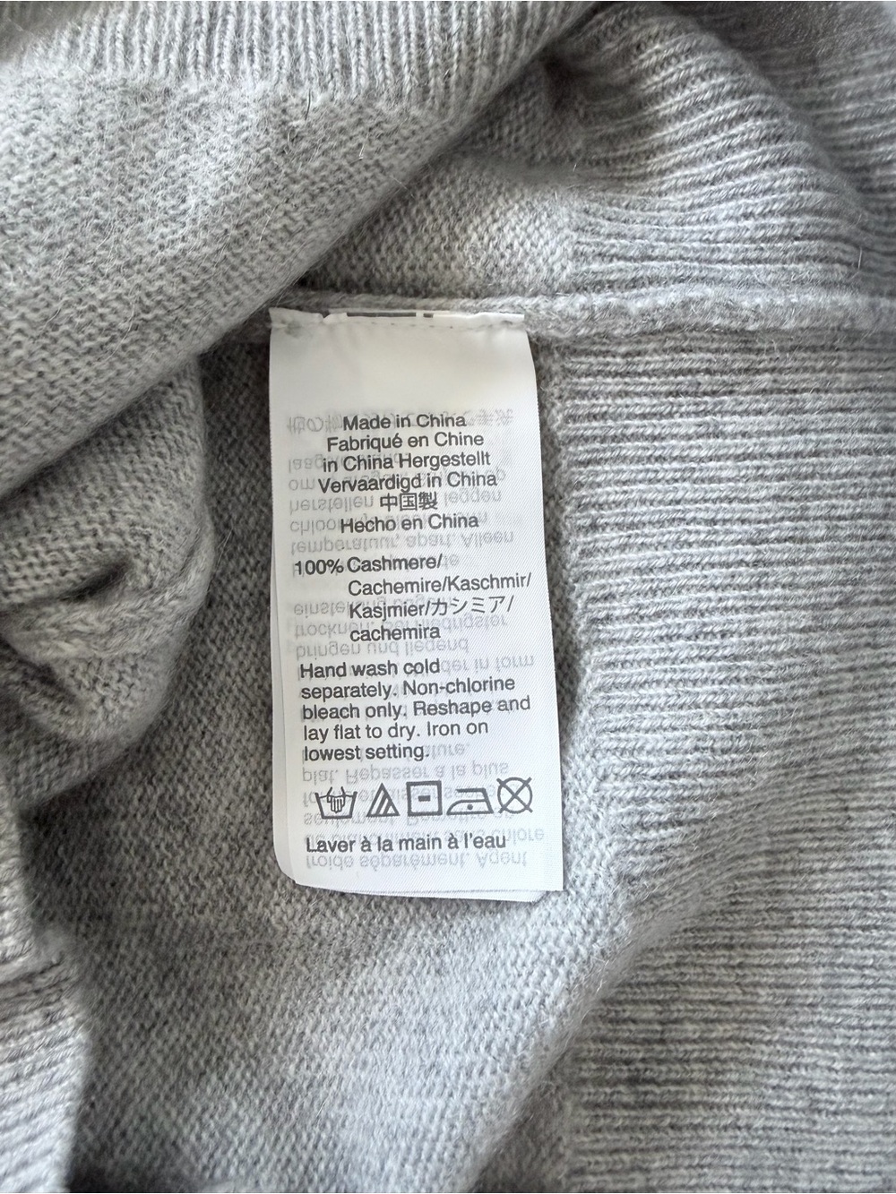 J.Crew Women’s Cashmere V-Neck Sweater in Light Gray XSmall - Picture 3 of 3